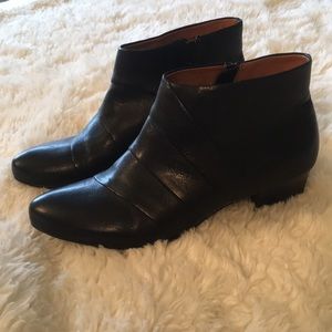 Söfft booties- Size 8.5